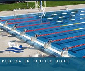 Piscina em Teófilo Otoni